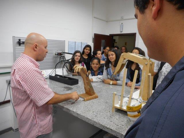 Os jovens aprendizes puderam conhecer um pouco mais do ambiente acadêmico.