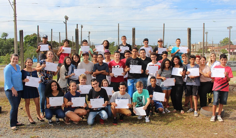 Jovens do município foram beneficiados pelo Programa de Iniciação ao Trabalho do CIEE/SC.