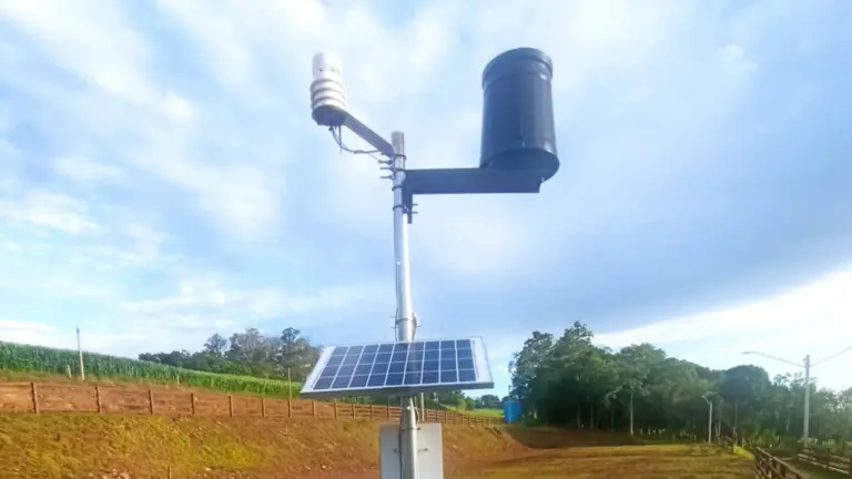 Estação meteorológica instalada em Santa Clara do Sul para monitoramento climático