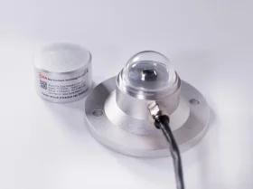 Sensor de radiação solar global com cúpula transparente
