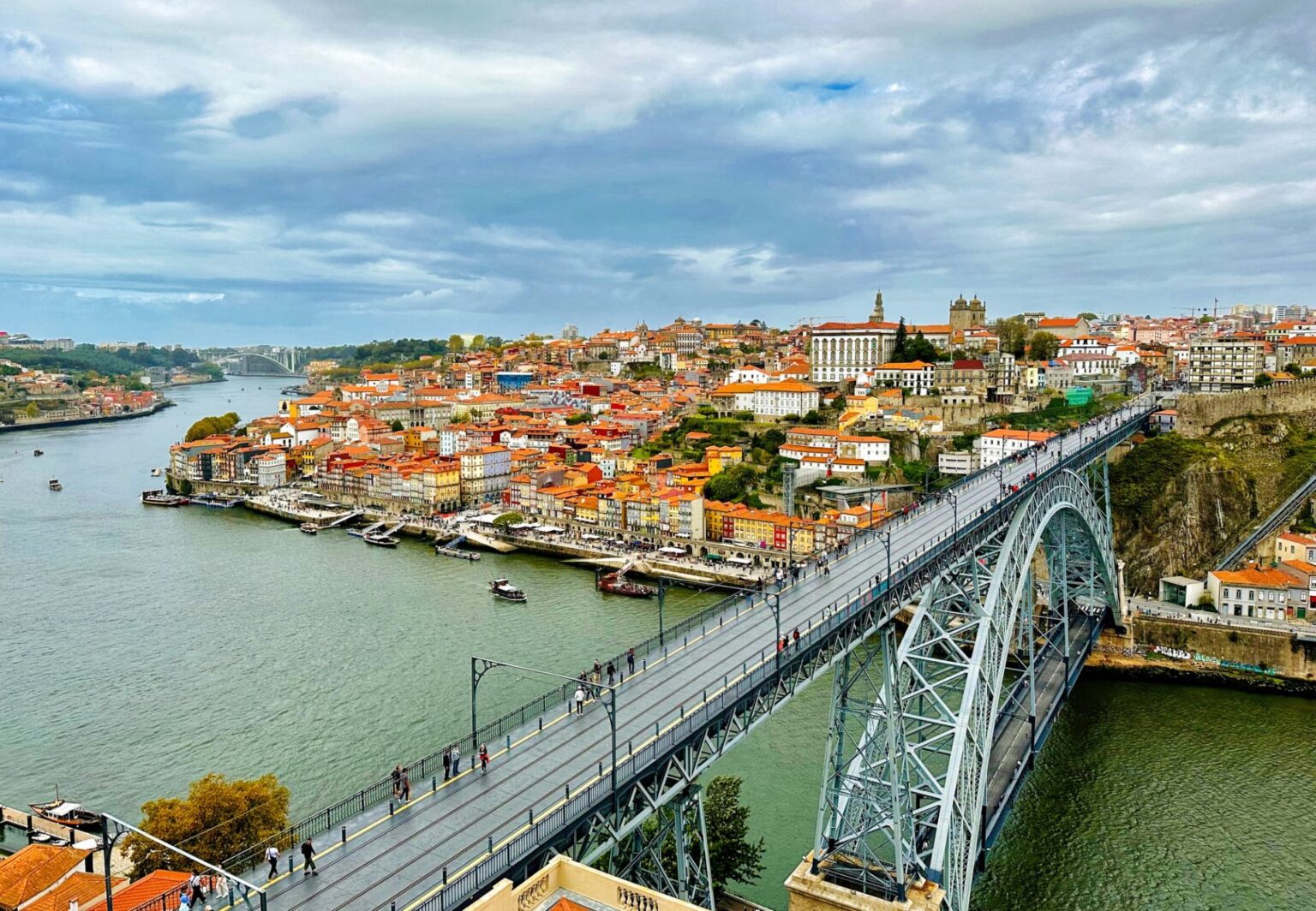 3°-DIA-PORTO-panoramic-view-of-porto-portugal-2023-11-27-05-15-56-utc-scaled