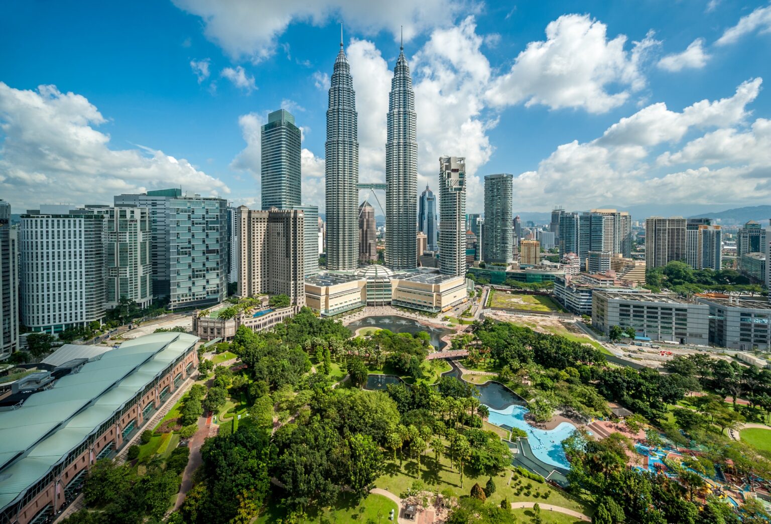 6º DIA - kuala-lumpur-skyline-overlook-2021-08-26-16-19-02-utc