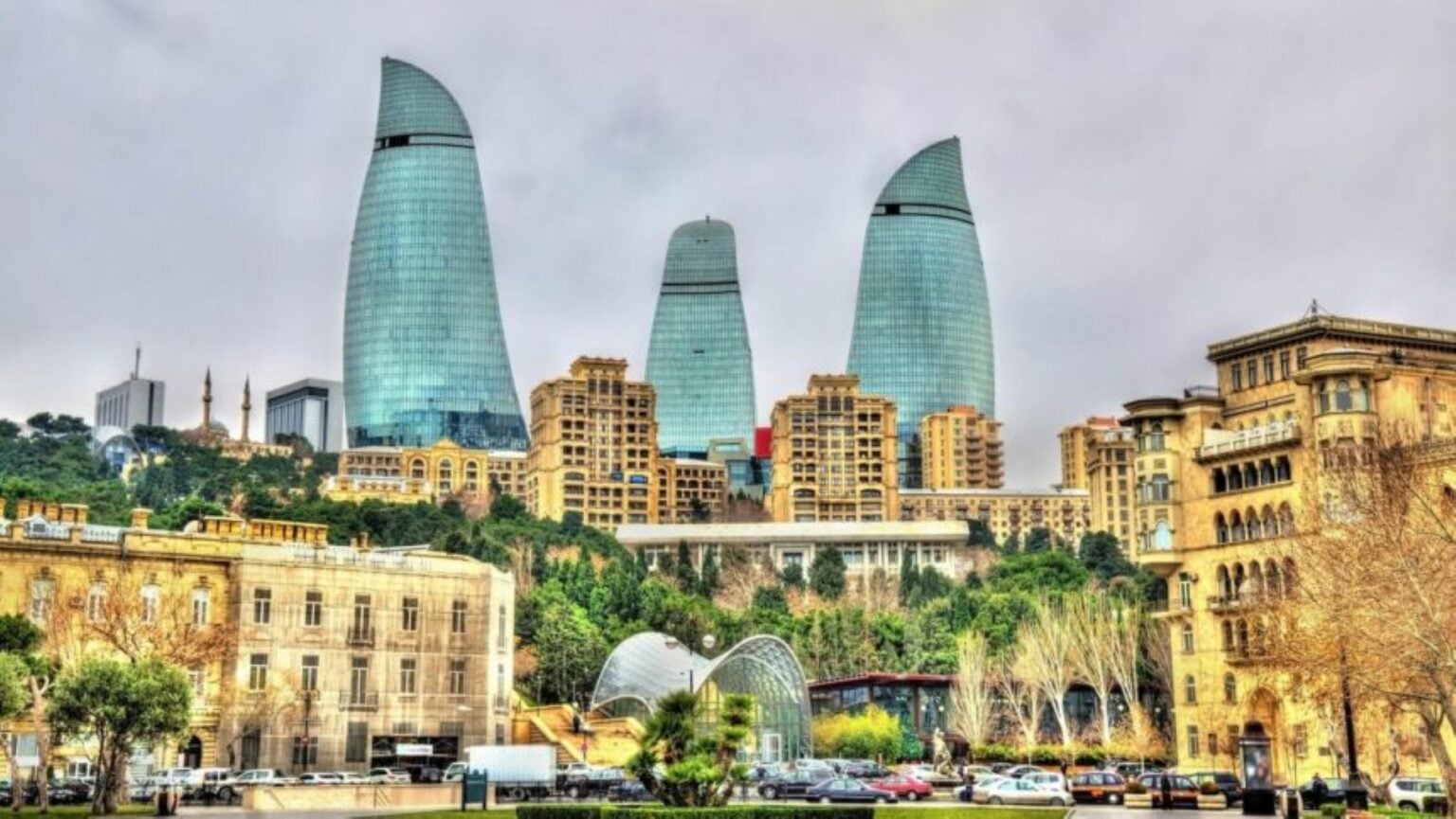 4° DIA - BAKU - baku-zentrum-adobestock-106778505-860x484
