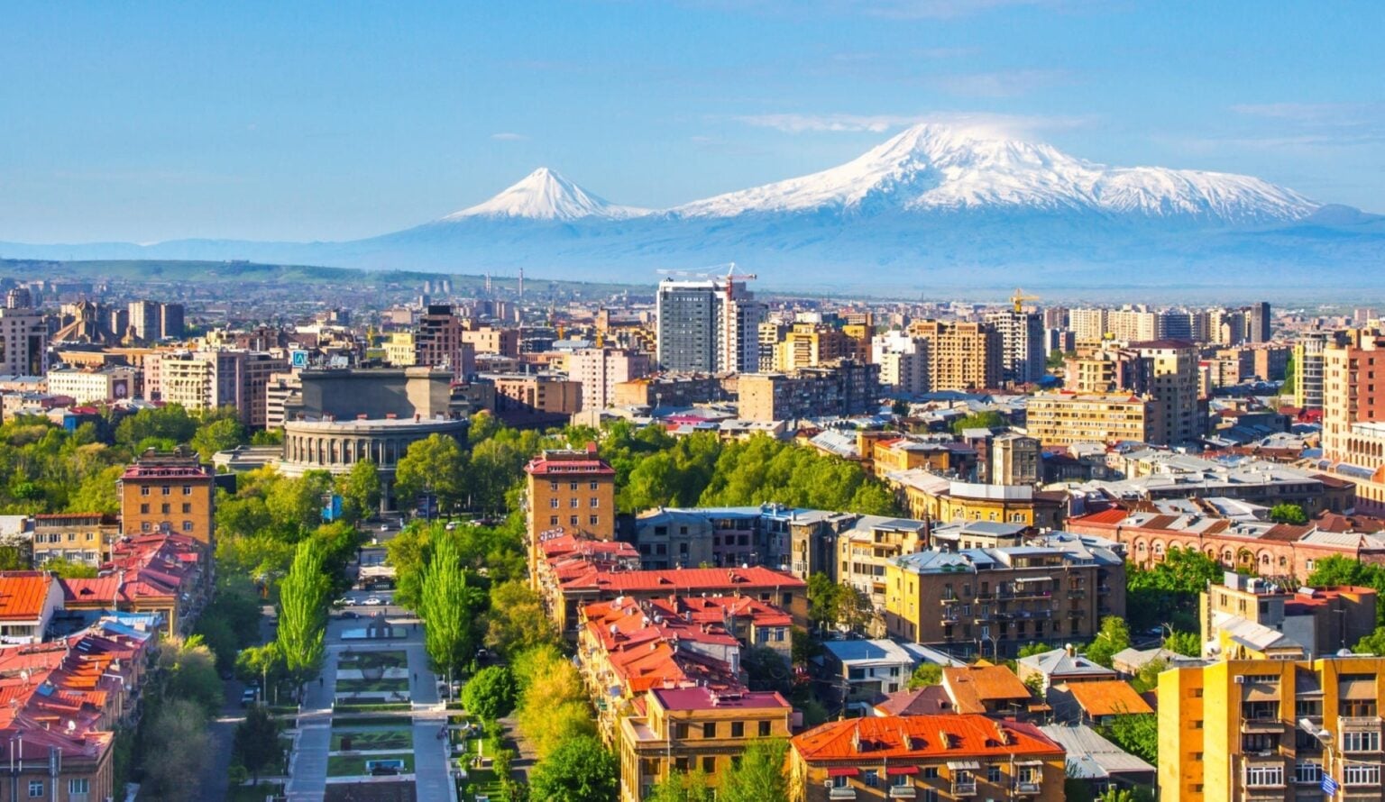 9° DIA - YEREVAN - shutterstock_1912561621