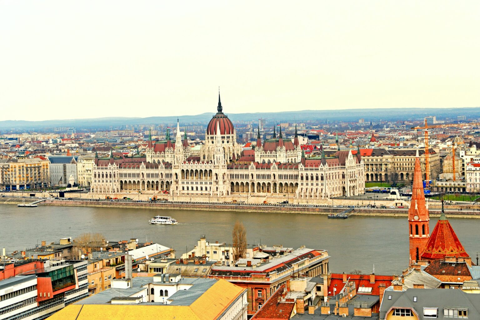 Cópia de 5º DIA - budapest-hungarian-parliament-building (1)