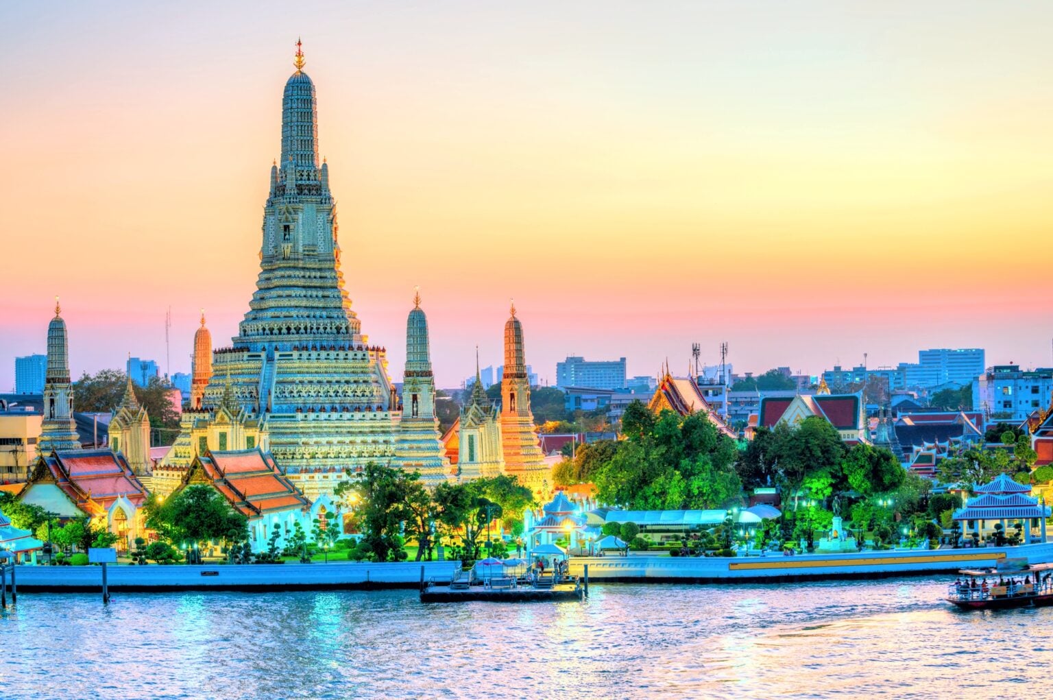 Bangkok, Wat Arun, The temple of dawn. Wat Arun is one of the major attraction of Bangkok, Thailand