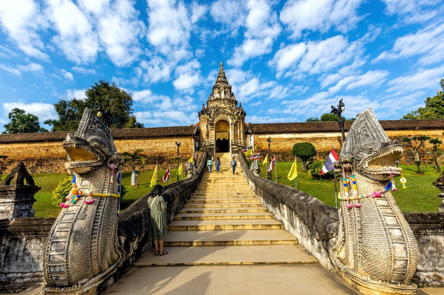 8° DIA - LAMPANG - AdobeStock_1914595133