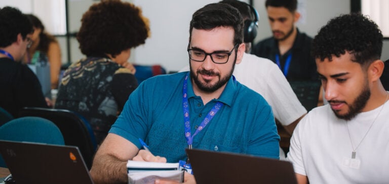 Antecipação de recebíveis e factoring: diferenças e impacto no fluxo de caixa