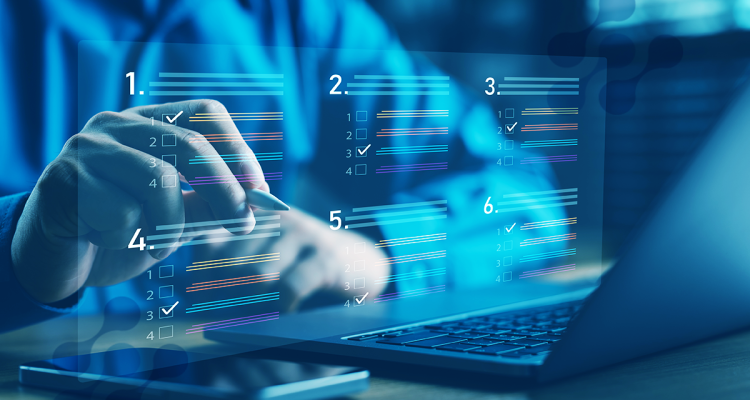 Pessoa interagindo com uma tela digital, representando processos de análise e tomada de decisão online para estruturar um plano de recuperação de desastres.